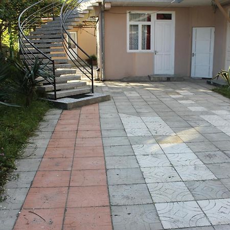 Iren Apartment Batumi Exteriör bild